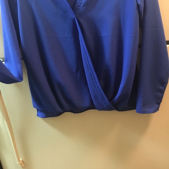 Blouse - Picture 2 of 3